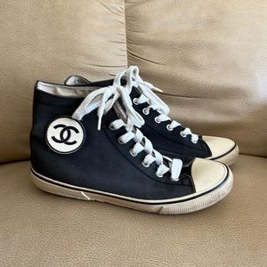 CHANEL Super Rare Vintage Converse Style Black & White High Top Sneaker EUC REAL
